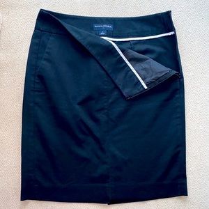 Banana republic black business skirt size 2. Nice